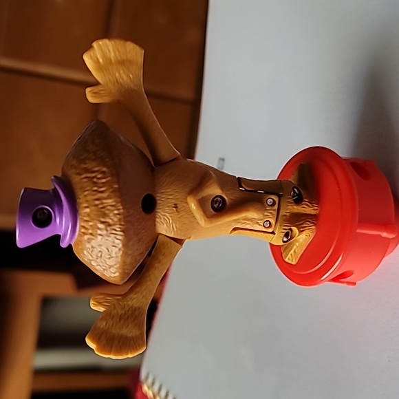 DREAMWORKS MADAGASCAR 2012 ALEX THE LION Figurine. - Picture 3 of 5